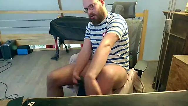 azagoul222 (M young) - I want cum