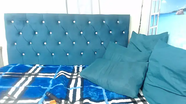 CuteBubbles13th's live cam