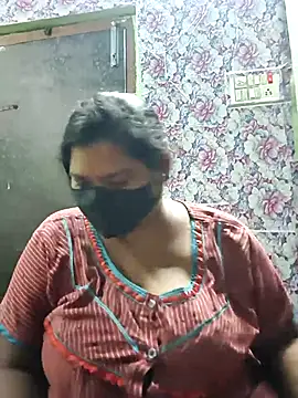 Webcam Model (Liyaa_24)  is live.Free join now!