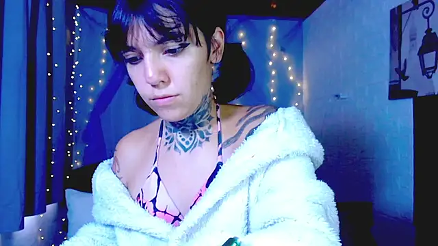 LannieGonzales webcam