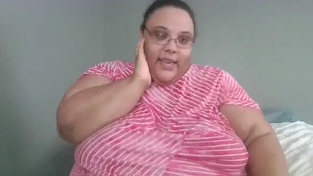 SexyBBW10790 webcam