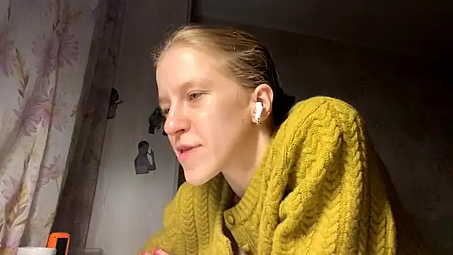 CuriousMildness webcam