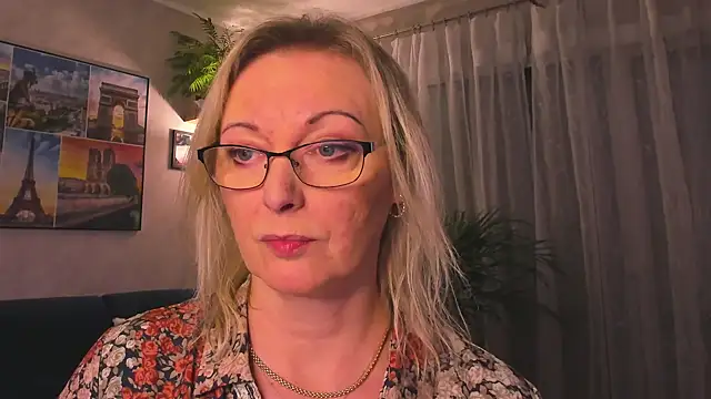 vanessa_chat - Vanessa_chat's free webcam - UK Sex Cams