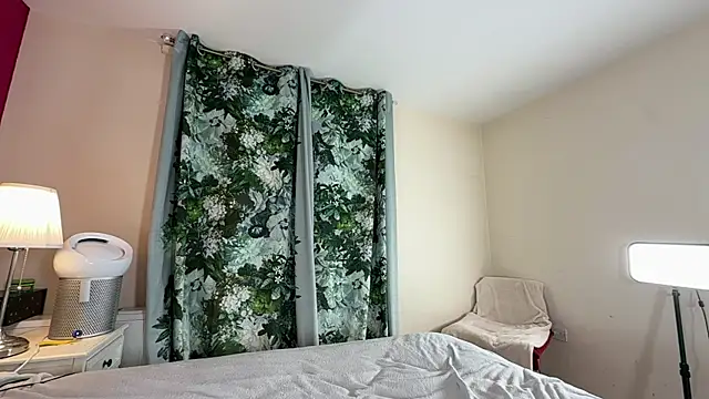 naughtiestgal webcam