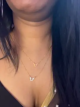 tamil_Aarathi webcam