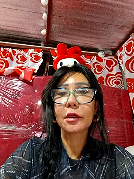 sweetieme (F mature) - @squirt in yr big D daddy