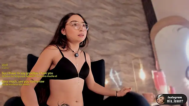 Mia_Luxor webcam
