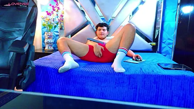 Oliver_Jamees webcam