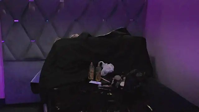 Daniiela_Ember webcam