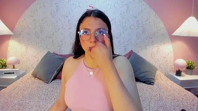 Angelie_Rosebrm webcam