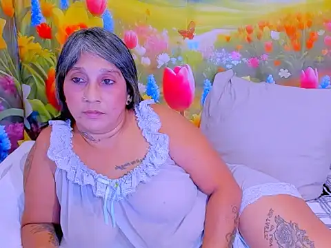 indianroxy webcam