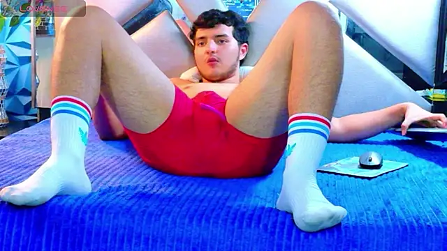 Oliver_Jamees webcam