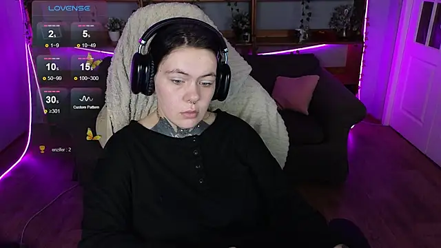 QwertyAnnie_Lbo webcam