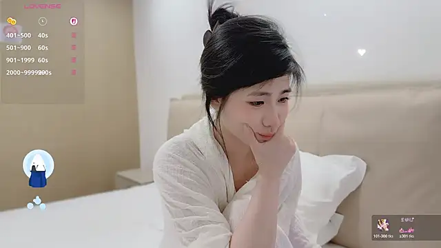 美女Vaidurya-Yolo在线直播