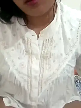 Webcam Model (Queen_Kushi4)  is live.Free join now!