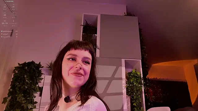 MichaellaMoon webcam