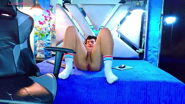 Oliver_Jamees webcam