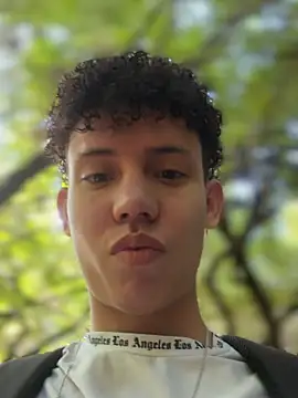 yoursexyjose live sex cam