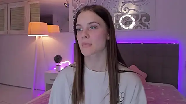 luisaclover - LuisaClover's free webcam - UK Sex Cams