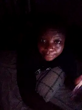 Horny_wifey254 webcam