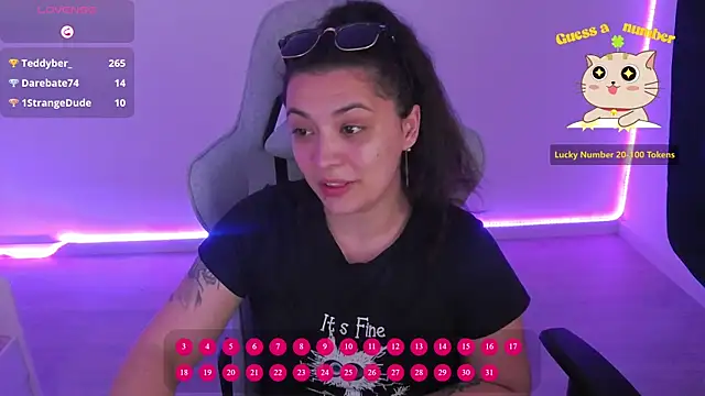 LuciaLoca live sex cam