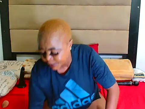 SpicyKittyxxx webcam