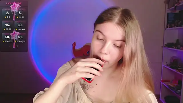 Strawberry_juli webcam