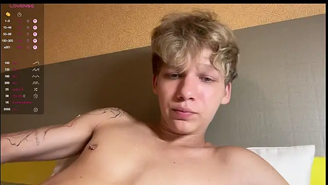 walter_cute (M twink) - bzzzz my toy