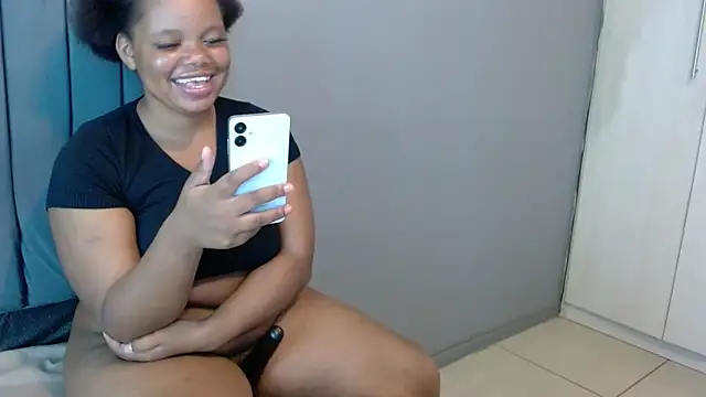 ChubbyBuddyxXx webcam