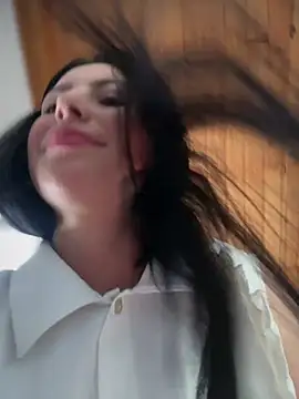 Webcam Model (GiuliaBianchi)  is live.Free join now!