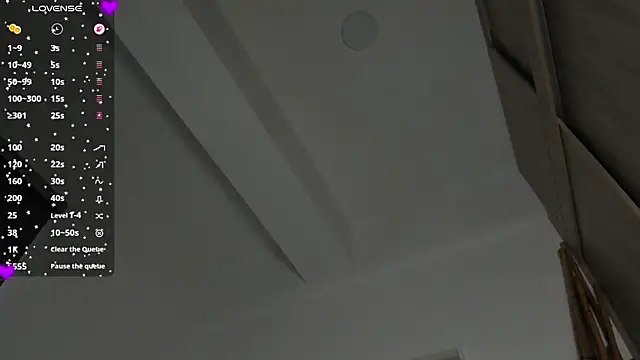 laura-hills18 webcam