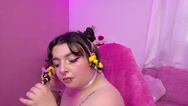 sachi_meow - Sachi_Meow's free webcam - UK Sex Cams