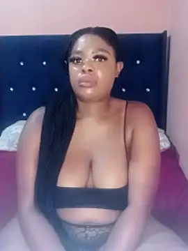 Luciouslips00 webcam