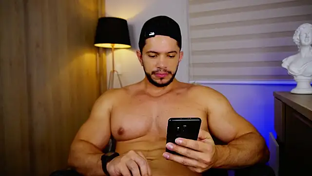 erick_thompsonx - Erick_Thompsonx's free webcam - UK Sex Cams