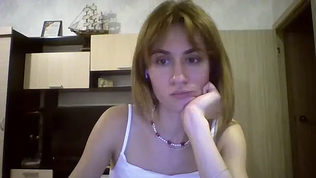 ElenoreHolguin webcam