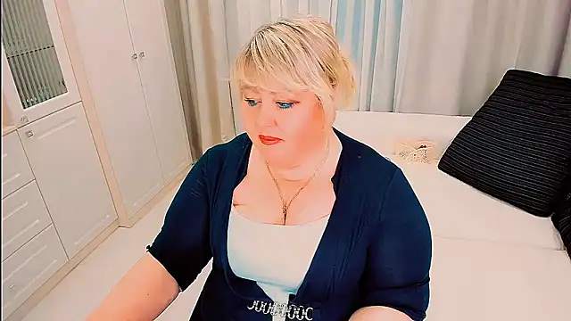 BIGTITSBBW webcam