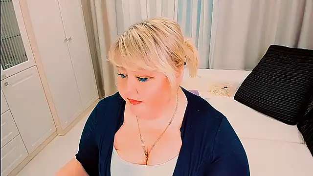 BIGTITSBBW webcam
