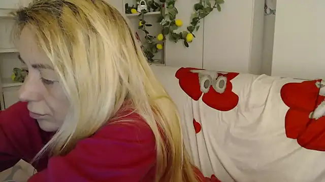 _karolynesyera_ webcam