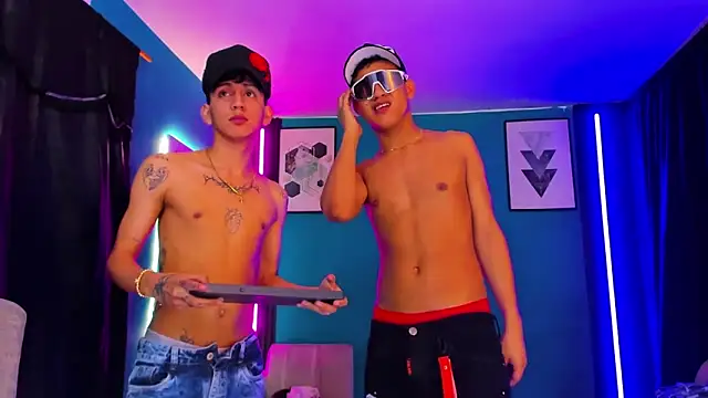 Marcus_and_Tony webcam