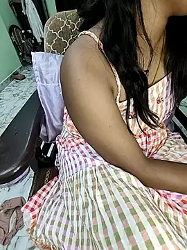 tamil_thaara03 webcam
