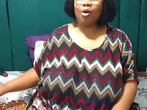 BUSTYTUMIXX23 webcam