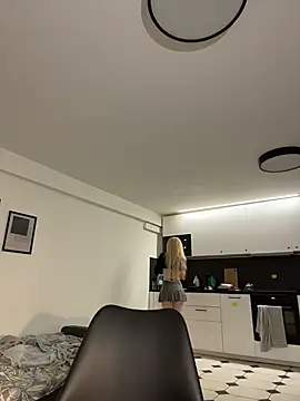 Vladamais's live cam