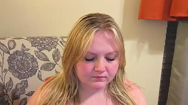 PhatAssBlond webcam