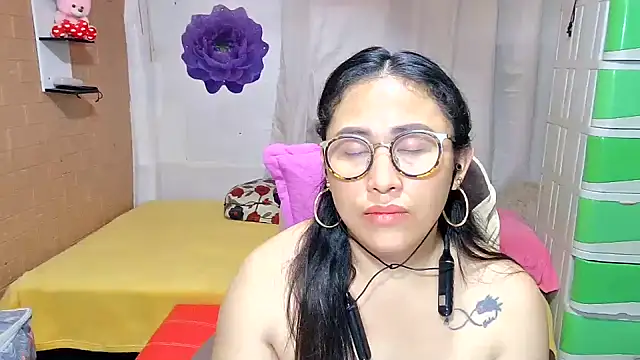 Filipina_Desire webcam