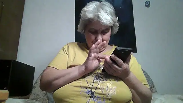 ExquisiteMature webcam