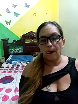 burbuja_y_caballero - BURBUJA_y_CABALLERO's free webcam - UK Sex Cams