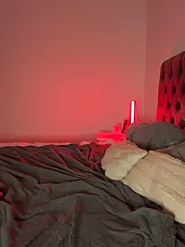 EllaMae live sex cam