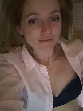 AlisonXCristal webcam