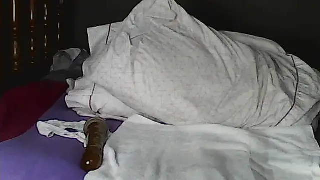 DarkElfSorceress webcam