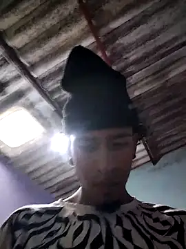 Thebigbreastedgamer webcam